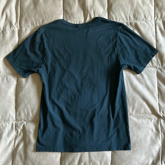 Volcom boys dark blue tshirt size XL red blue stone circle graphics - Picture 4 of 4